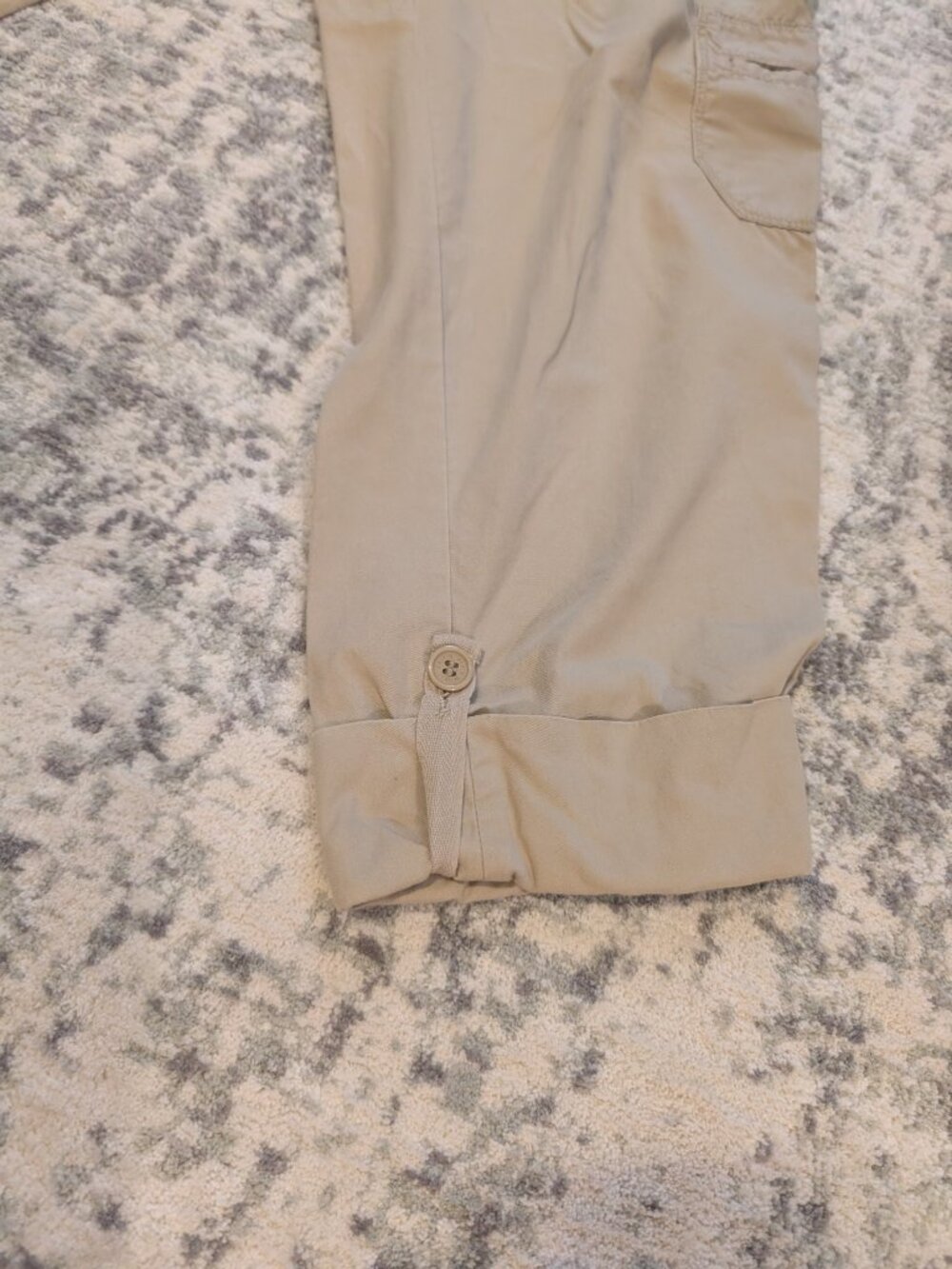 Calvin Klein Jeans Khaki Capri Pants Button Tab Women's Size 12 Tan - Picture 2 of 9